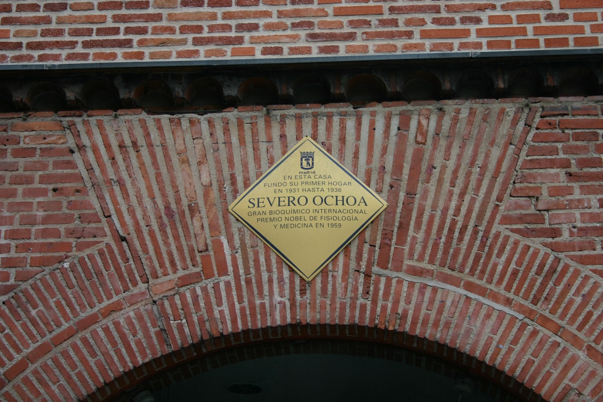 Severo Ochoa and Francisco Grande Covián's home, Madrid - 03.JPG
